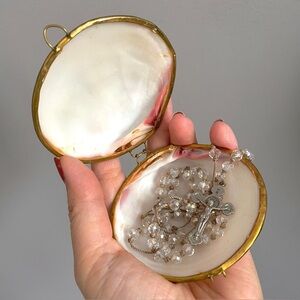 Vintage Shell Hinged Rosary Holder / Trinket Box